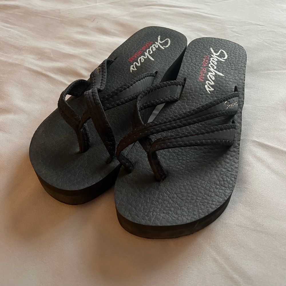 Skechers Black Yoga Foam Platform Sandals Women’s Size 10